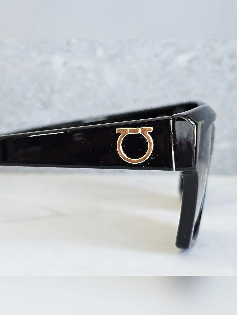 🖤 Ferragamo Gancini Sunglasses 🖤